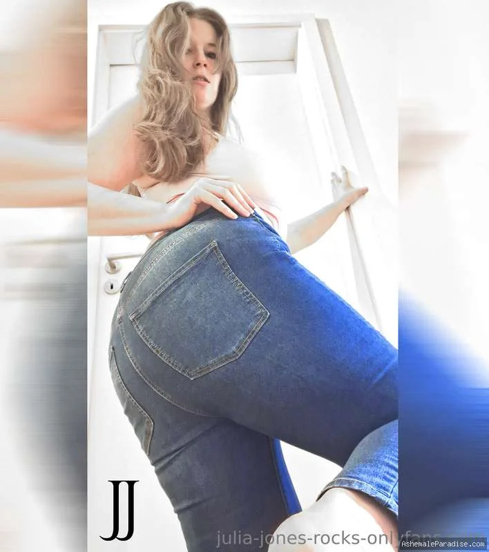 Julia Jones — Julia Jones — 93 fotos