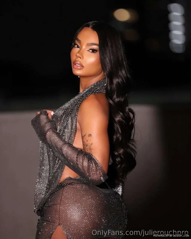 Julie Rouch — Julie Rouch — 24 fotos — OnlyFans Photos