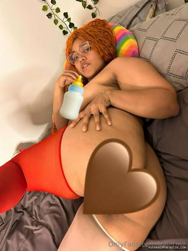 Julie T — Julie T — 12 fotos — OnlyFans Photos