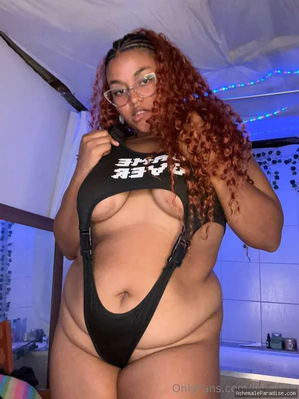 Julie T — Julie T — 12 fotos — OnlyFans Photos