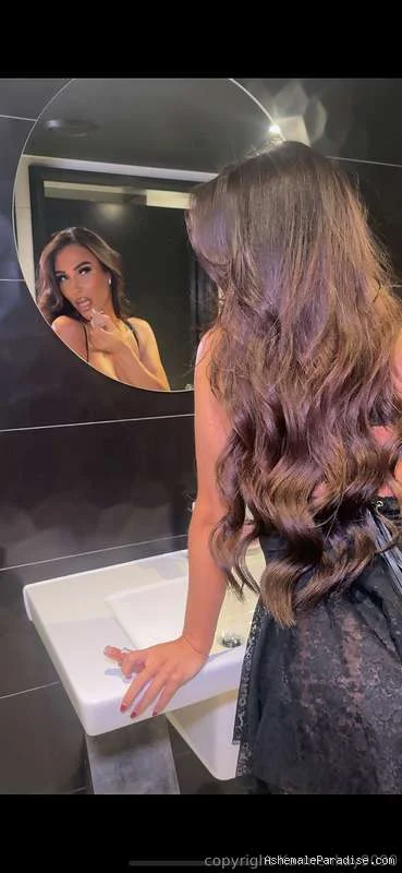 Karmen Kay — Karmen Kay — 35 fotos — OnlyFans Photos