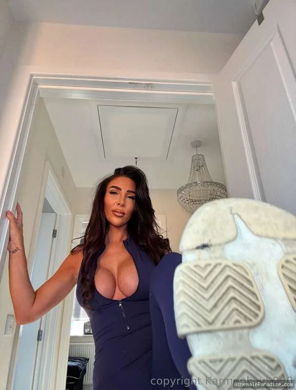 Karmen Kay — Karmen Kay — 35 fotos — OnlyFans Photos