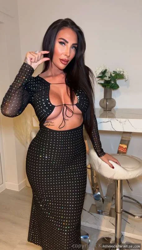 Karmen Kay — Karmen Kay — 35 fotos — OnlyFans Photos