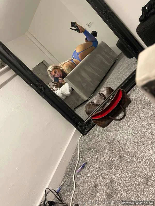 Katelyn Findlay — Katelyn Findlay — 32 fotos — OnlyFans Photos