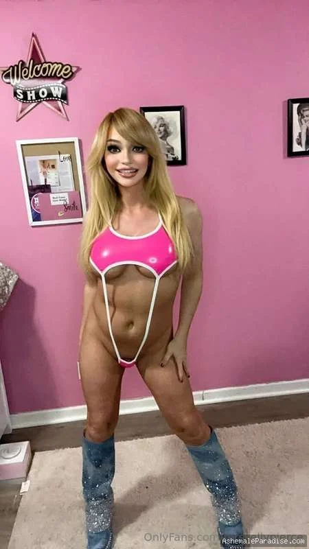 Kelly Shore — Kelly Shore — 33 fotos — OnlyFans Photos