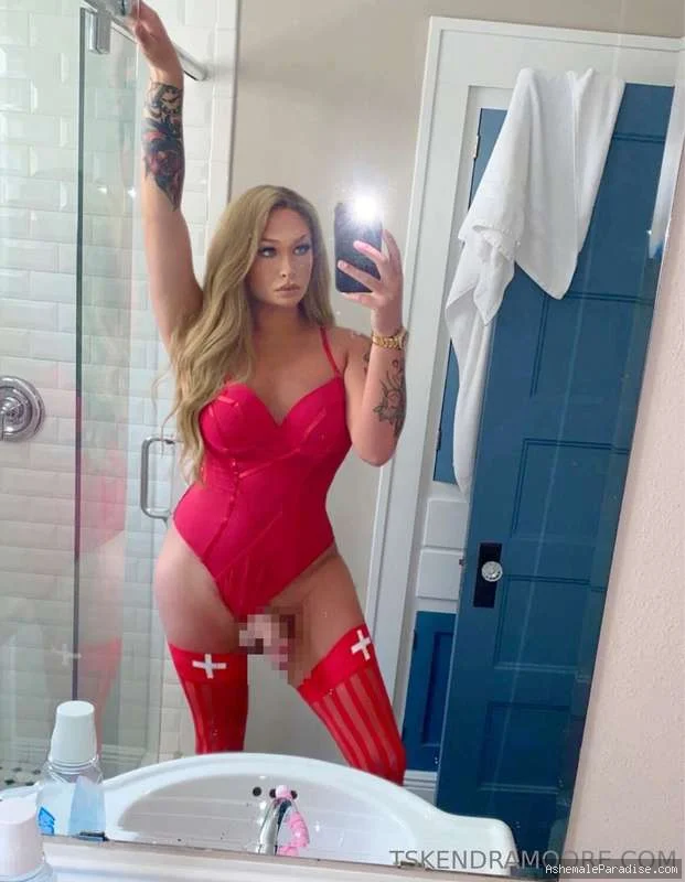 Kendra Moore — Kendra Moore — 32 fotos — OnlyFans Photos