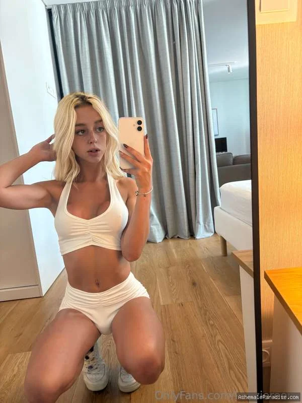 Kenzie Reena — Kenzie Reena — 31 fotos — OnlyFans Photos
