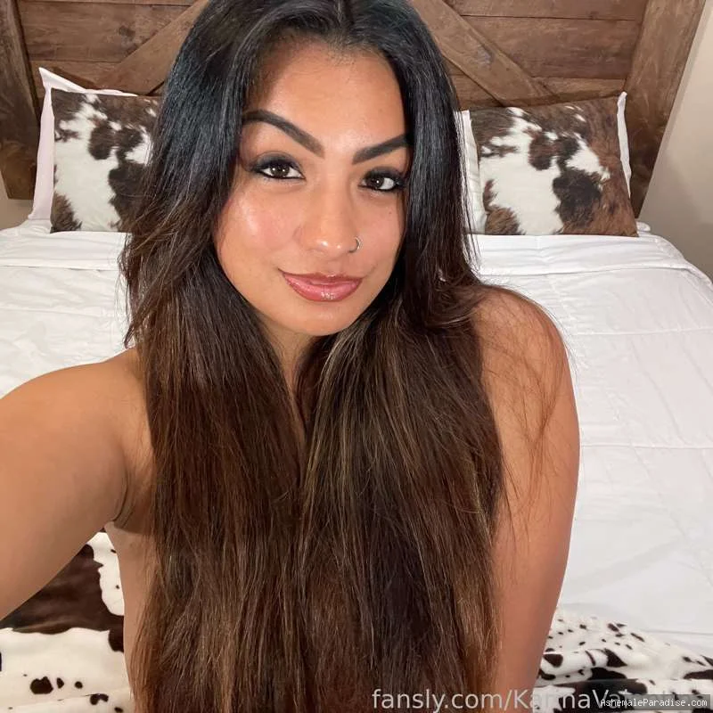 Korina — Korina — 22 fotos