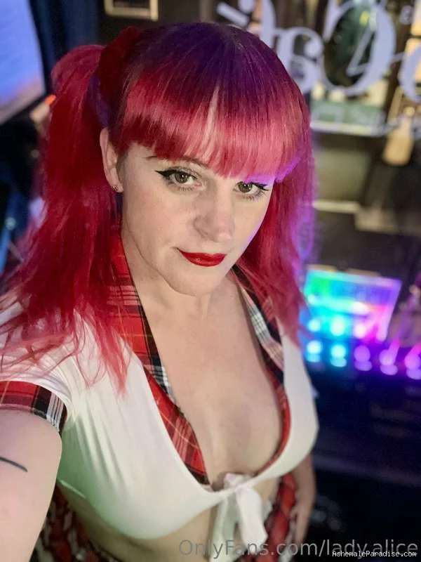 Lady Alice — Lady Alice — 32 fotos — OnlyFans Photos