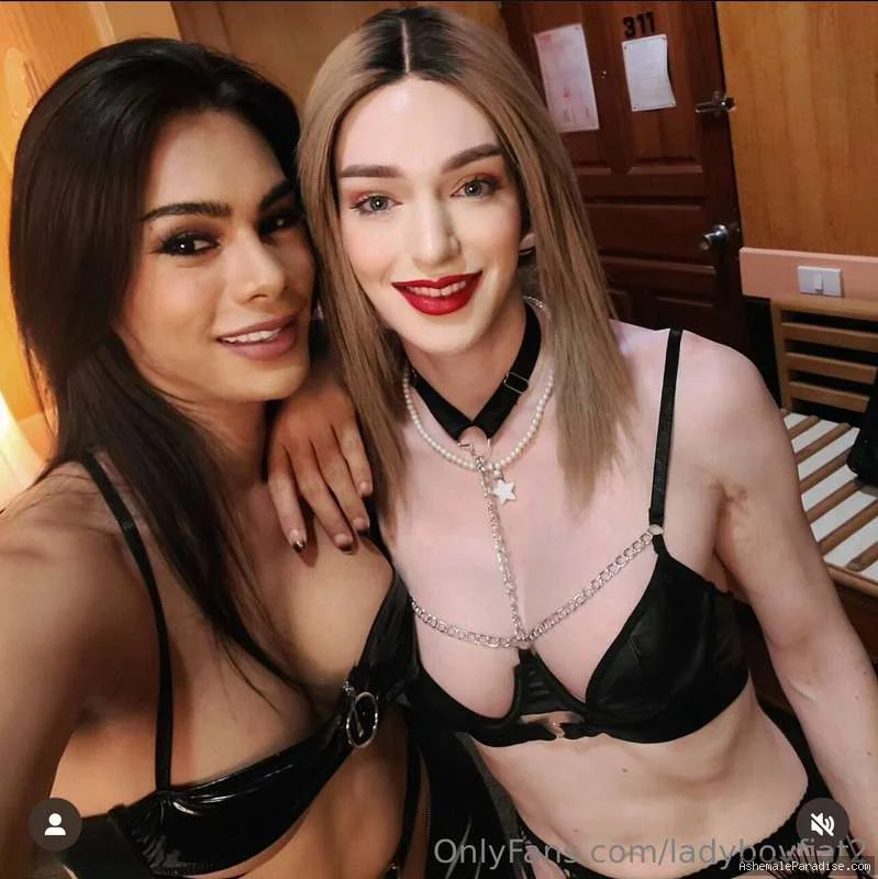 Ladyboy Fiat — Ladyboy Fiat — 24 fotos — OnlyFans Photos