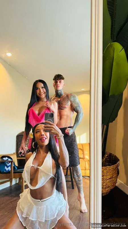 Ladyboy Memie — Ladyboy Memie — 21 fotos — OnlyFans Photos