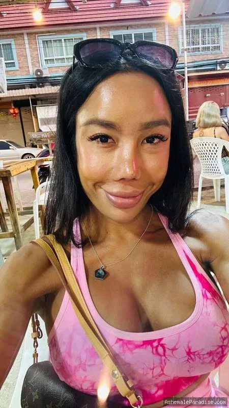 Ladyboy Mos — Ladyboy Mos — 20 fotos — OnlyFans Photos