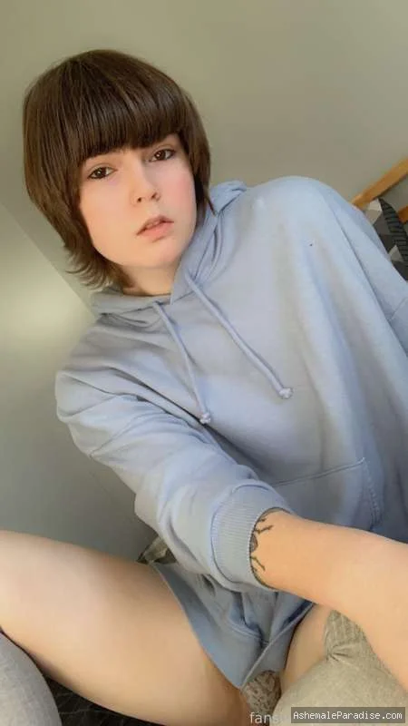 Lain Arbor — Lain Arbor — 36 fotos — OnlyFans Photos