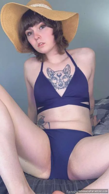 Lain Arbor — Lain Arbor — 36 fotos — OnlyFans Photos