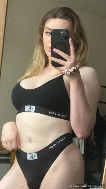 laramcx — laramcx — 2 fotos — OnlyFans Photos