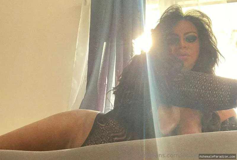 Larissa Close — Larissa Close — 34 fotos — OnlyFans Photos