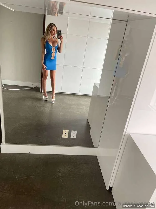 Laura Sky — Laura Sky — 36 fotos — OnlyFans Photos