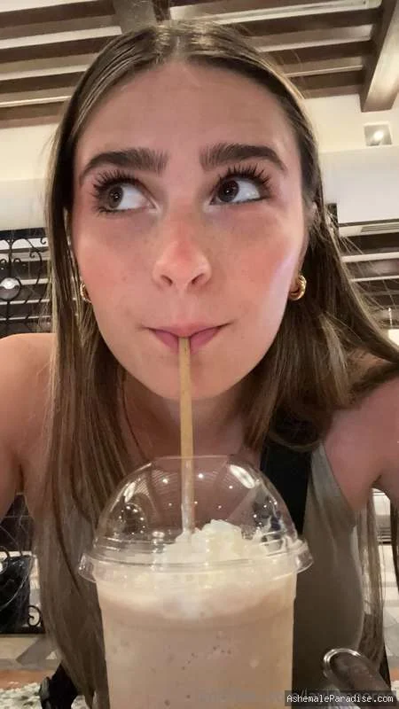 Layla Amorim — 11 fotos