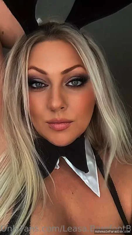 Lea Sayega — Lea Sayega — 19 fotos — OnlyFans Photos