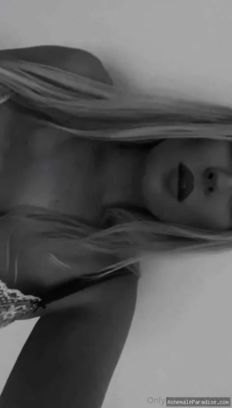Lea Sayega — Lea Sayega — 19 fotos — OnlyFans Photos