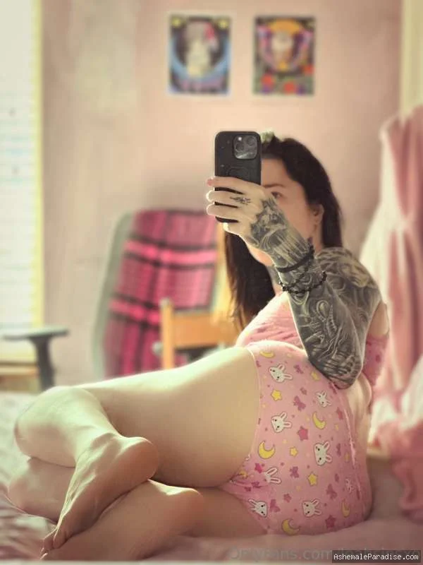 Leah — Leah — 13 fotos — OnlyFans Photos