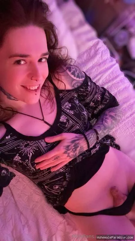 Leah — Leah — 13 fotos — OnlyFans Photos