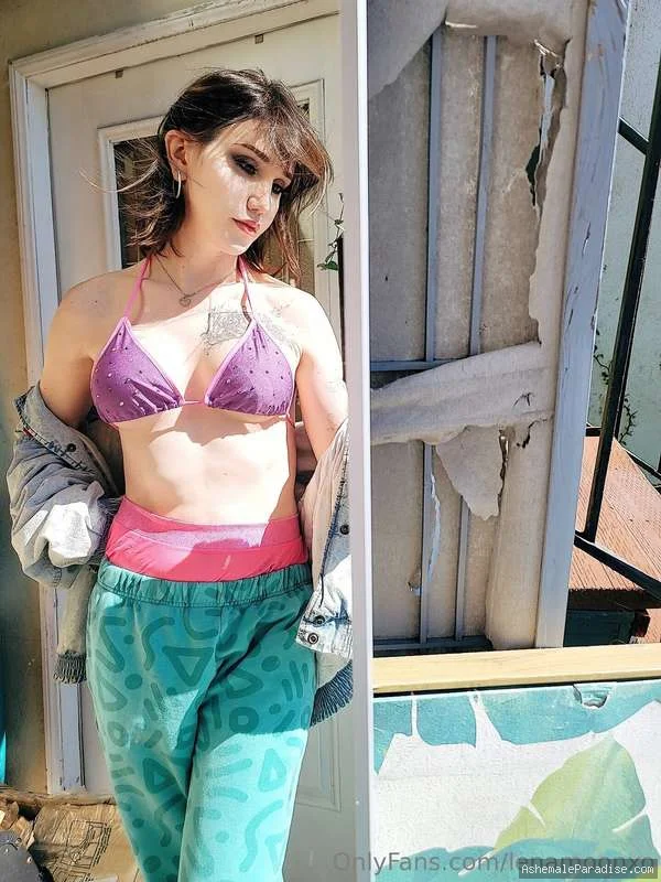 Lena Moon — Lena Moon — 26 fotos — OnlyFans Photos