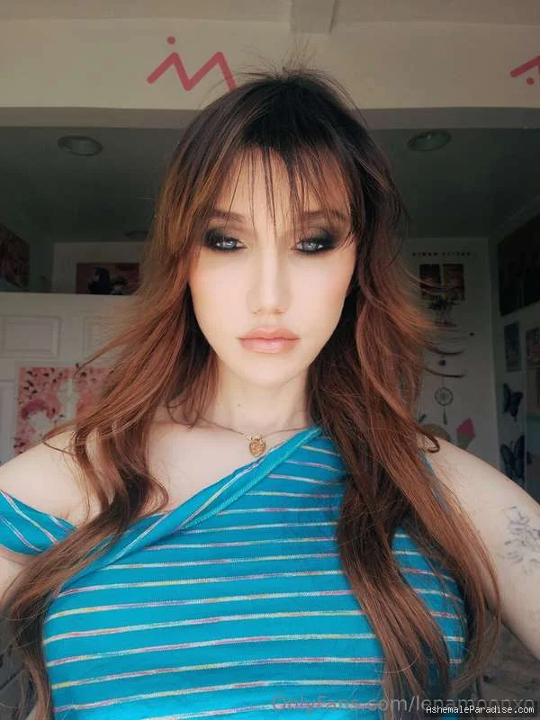 Lena Moon — Lena Moon — 26 fotos — OnlyFans Photos