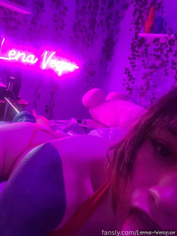 Lena Vesper — Lena Vesper — 14 fotos — OnlyFans Photos