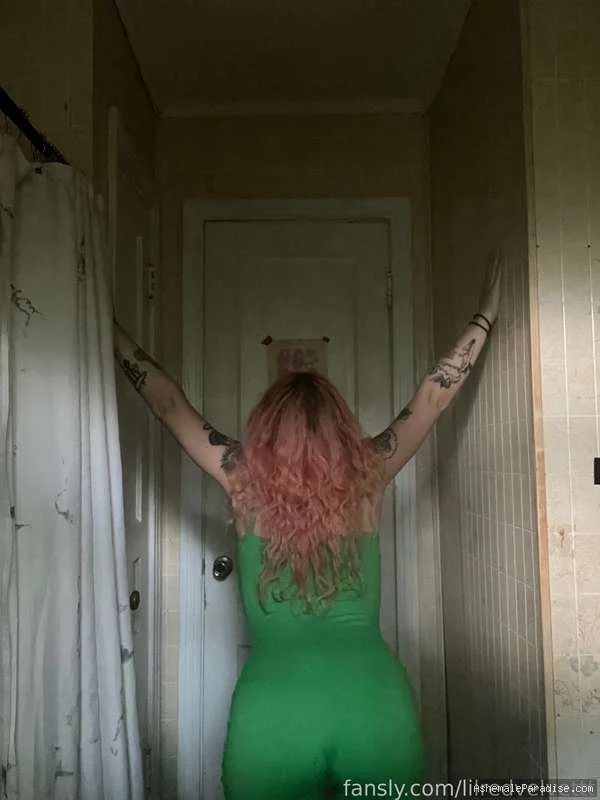 Lil Red — Lil Red — 33 fotos — OnlyFans Photos