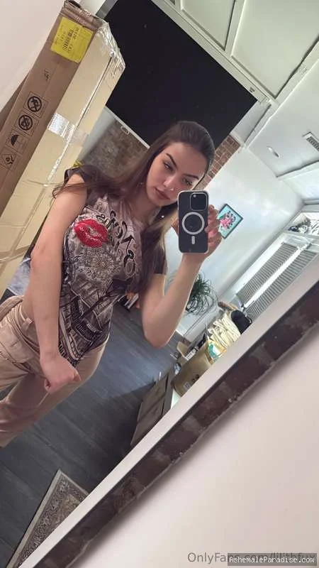 Lilith Fux — Lilith Fux — 35 fotos — OnlyFans Photos