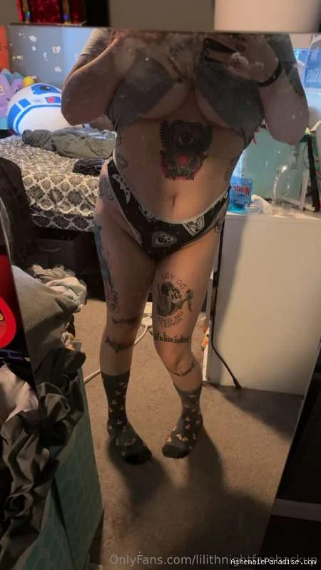 Lilith Night — Lilith Night — 33 fotos — OnlyFans Photos