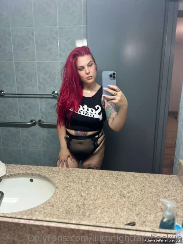 Lilith Night — Lilith Night — 33 fotos — OnlyFans Photos