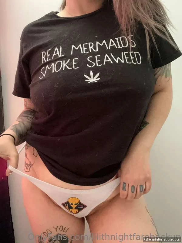 Lilith Night — Lilith Night — 33 fotos — OnlyFans Photos