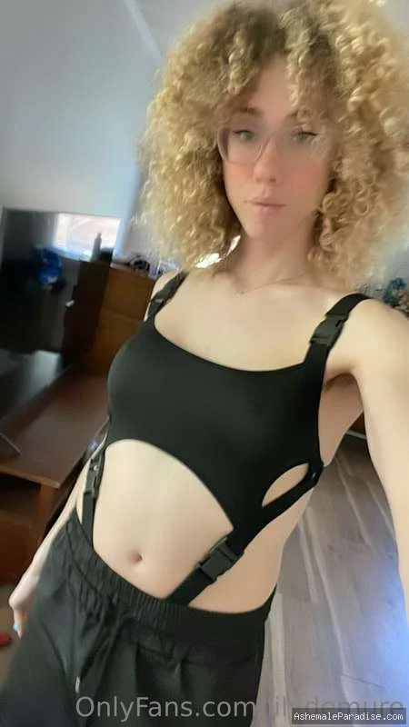 Lily Demure — Lily Demure — 90 fotos