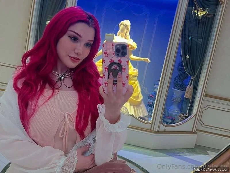 Lily Lou — 100 fotos