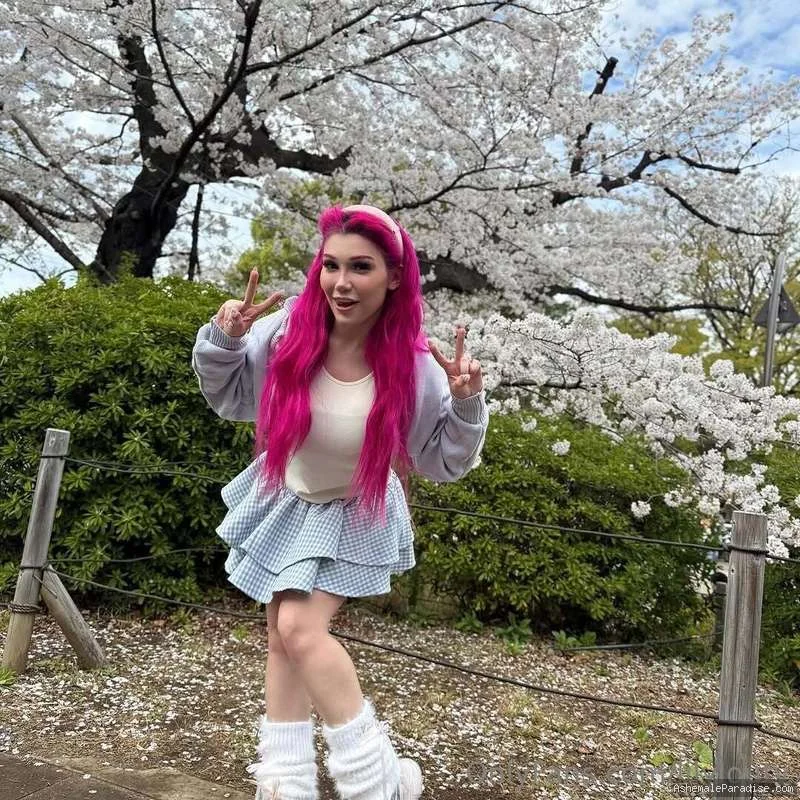 Lily Lou — 100 fotos