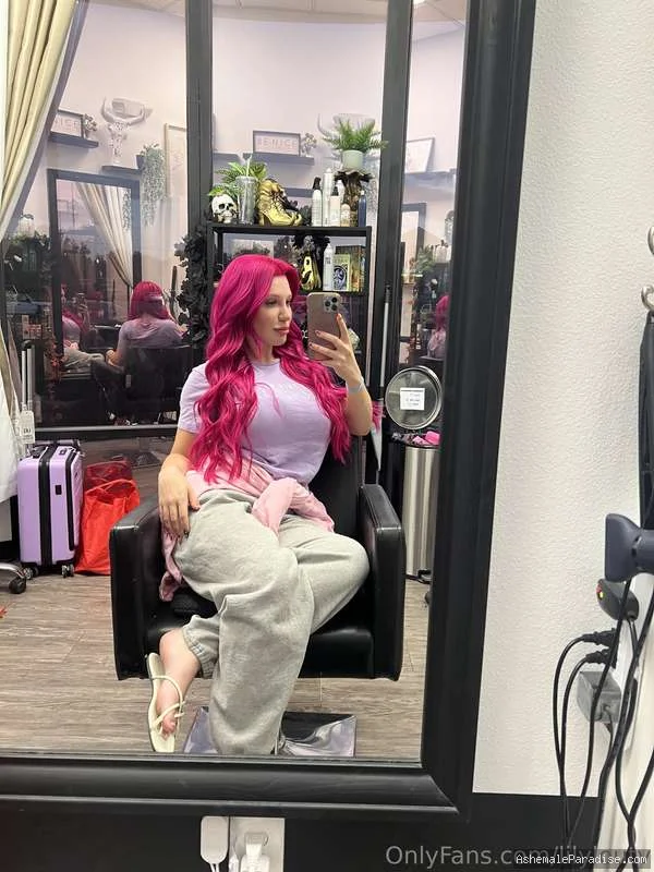 Lily Lou — 100 fotos