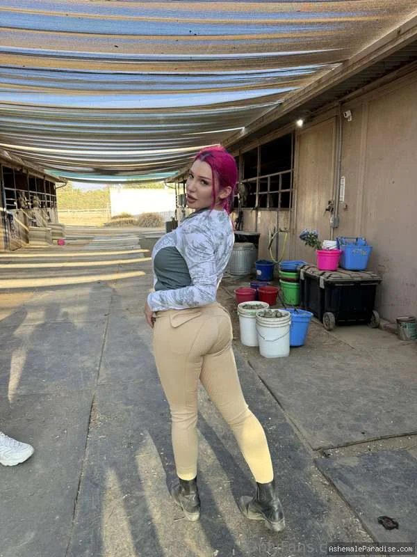 Lily Lou — 100 fotos