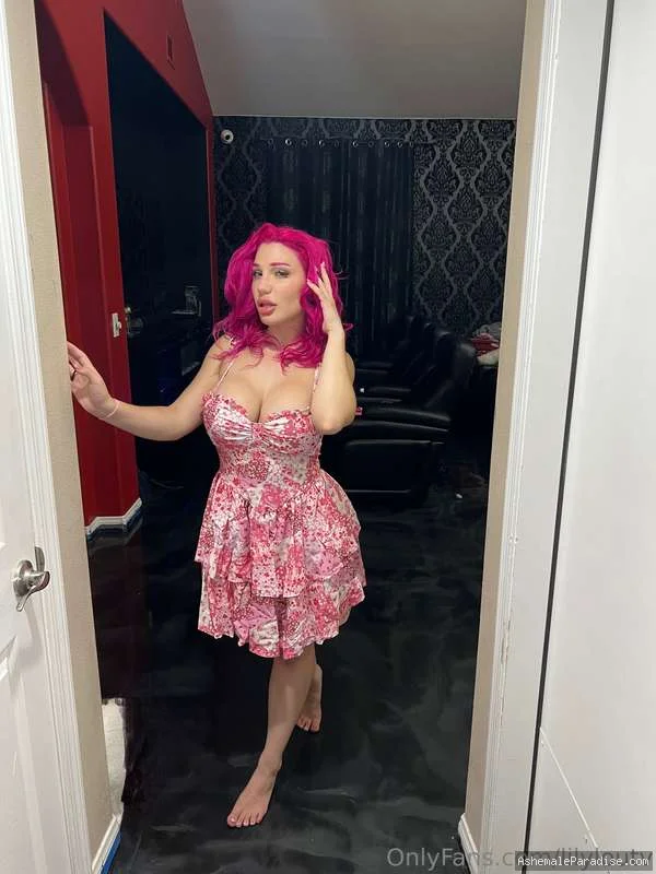 Lily Lou — 100 fotos