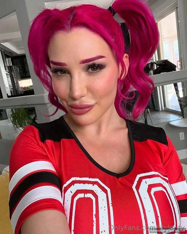 Lily Lou — 100 fotos