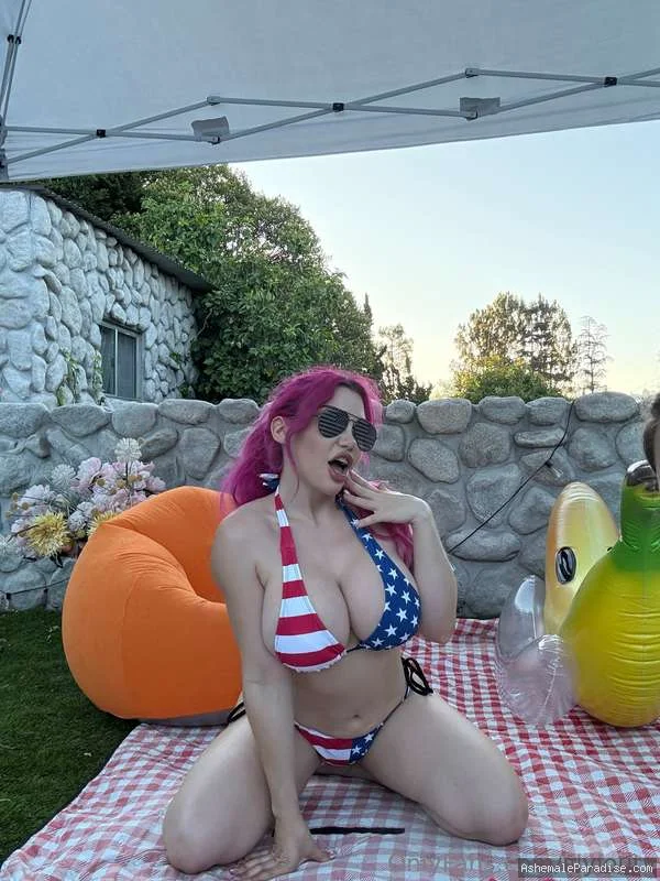 Lily Lou — 100 fotos