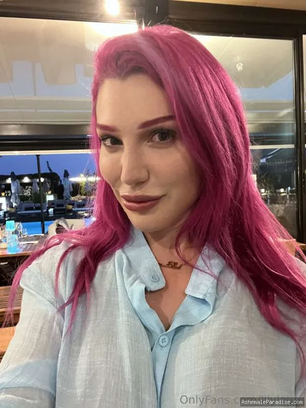 Lily Lou — 100 fotos