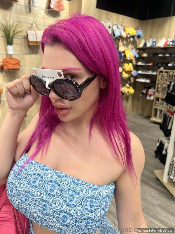 Lily Lou — 100 fotos