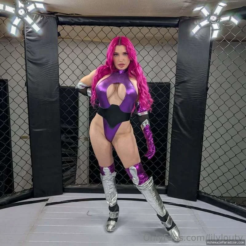 Lily Lou — 100 fotos