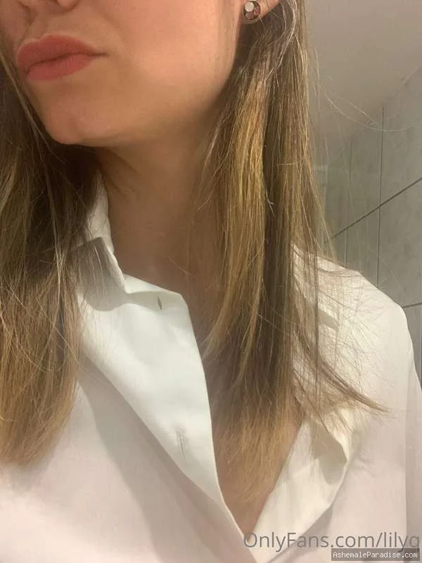 Lily Queen — Lily Queen — 12 fotos — OnlyFans Photos