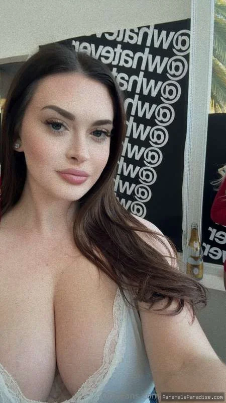 Lindsay Lee — Lindsay Lee — 35 fotos — OnlyFans Photos