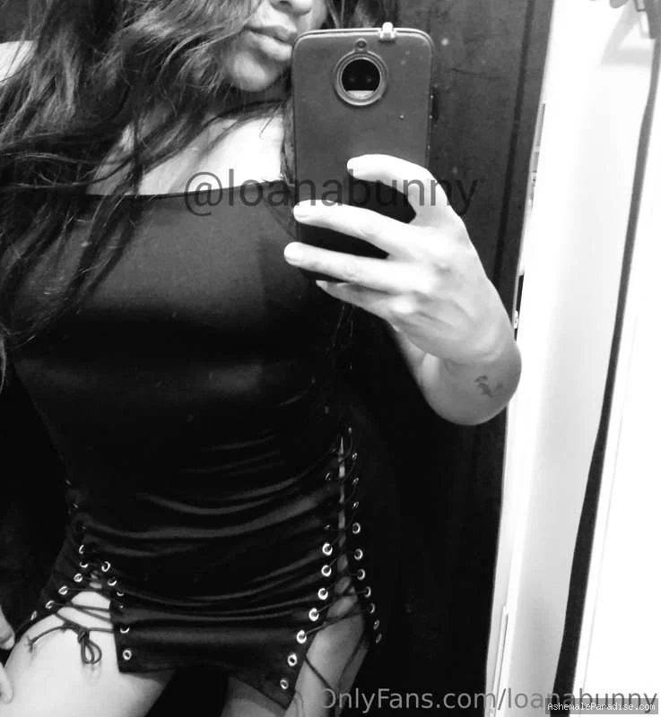 Loana — Loana — 21 fotos — OnlyFans Photos