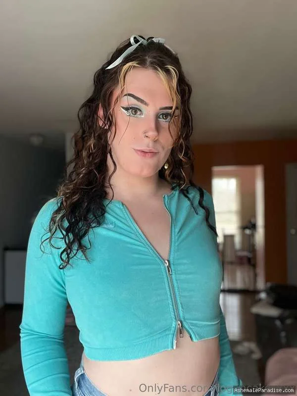 Logan Cakes — Logan Cakes — 34 fotos — OnlyFans Photos