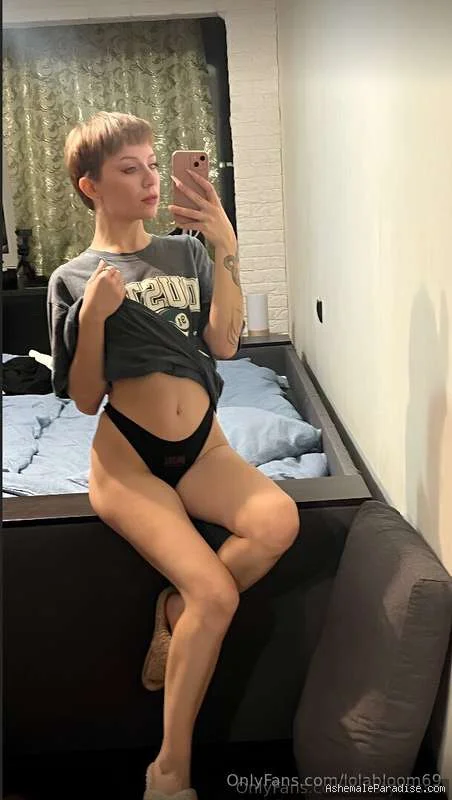 Lola Bloom — Lola Bloom — 34 fotos — OnlyFans Photos